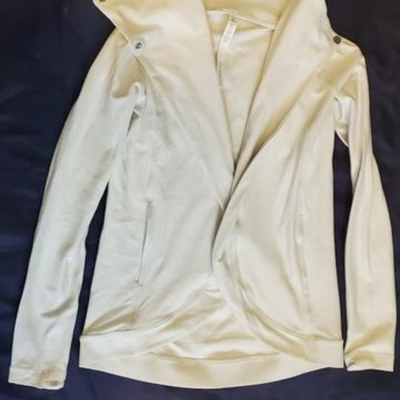 Size 2 - Lululemon Rulu Rally Wrap - Picture 3 of 3